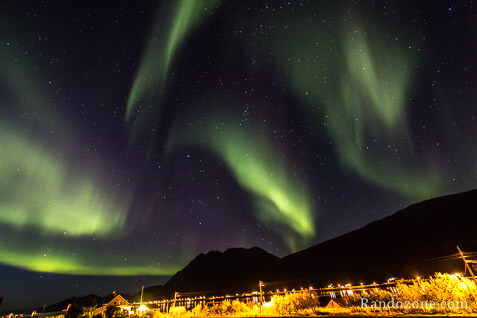Aurores borales dans les Alpes de Lyngen en Norvge