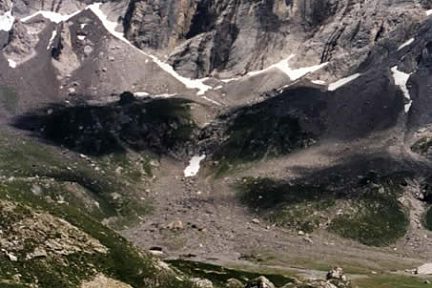 Lac des Aires et vue sur la Munia