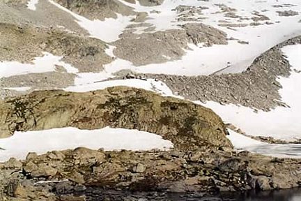 Brèche du Néouvielle depuis le lac Bleu