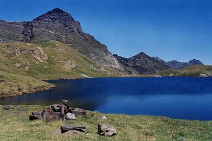 Petit lac de Barroude.