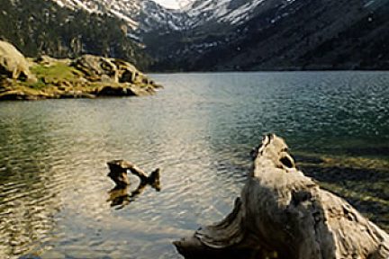 Lac de Gaube au printemps