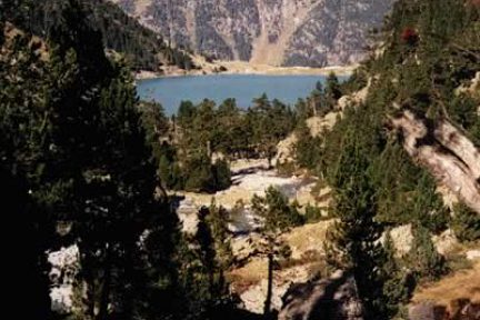 On s'éloigne du lac de Gaube