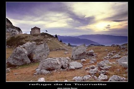 Refuge de la Tournette avant la tempête