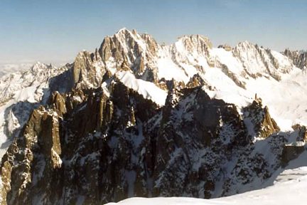 Les Droites : Aiguille du Plan du premier plan