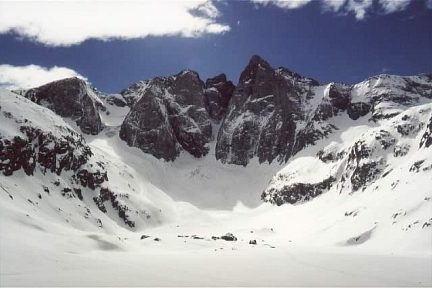Les Oulètes de Gaube et le Vignemale sous la neige