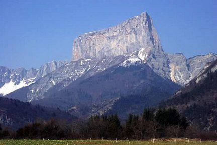 Mont Aiguille, silhouette géométrique du Vercors