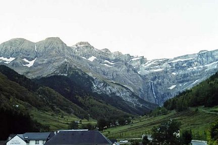 Cirque de Gavarnie au petit matin