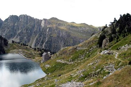 Refuge et lac de la Restanca