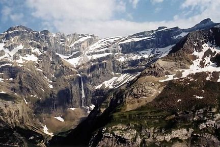 Cirque de Gavarnie et cascade