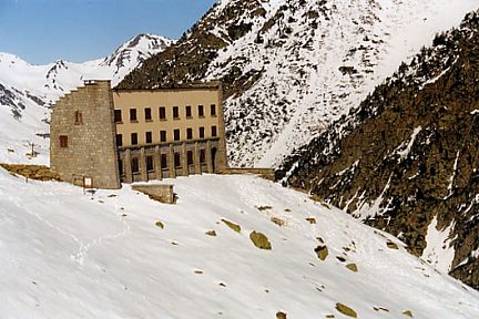 Refuge de la Glère (2153 m)