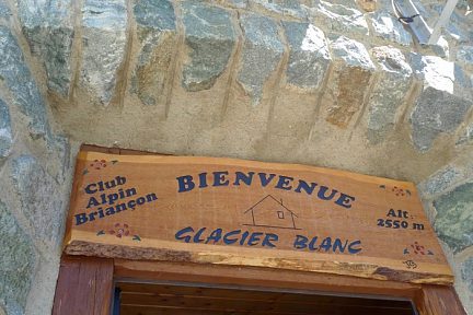 Refuge du Glacier Blanc dans les Alpes