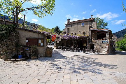 Au fond du cirque de Navacelles