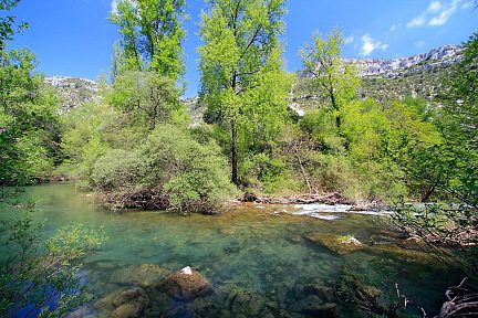 Rivière dans le cirque de Navacelles