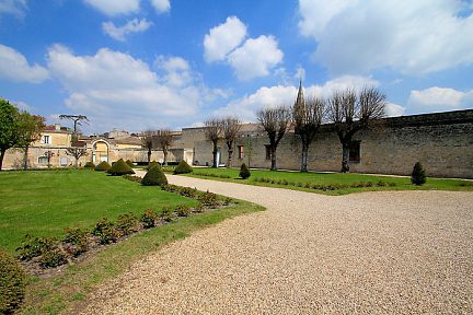 Balade dans le parc de Bourg-sur-Gironde