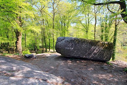 La Roche Tremblante, un énorme bloc oscillant