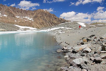 Au bord du lac du Glacier d'Arsine