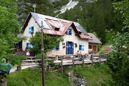 Refuge San Marco (1823 m) au départ de San Vito Di Cadore