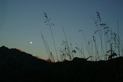 Lever de lune sur les Aravis
