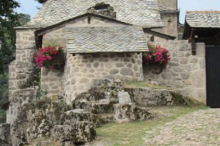 Village de Bez Bédène en Aveyron