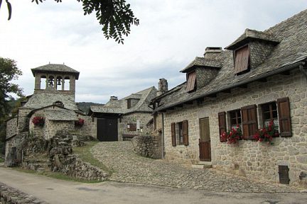 Magnifique Village de Bez Bédène, perché