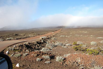 Plaine des Sables, fin de la route et début de la piste