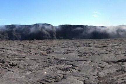 Vue sur les remparts de l'enclos du Piton de la Fournaise