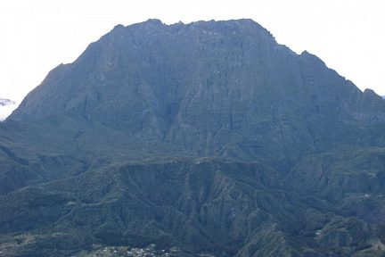 Massif du Piton des Neiges depuis le Maïdo