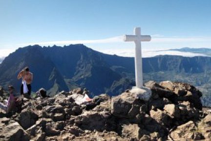 Pîton des neiges et Pîton de la Fournaise depuis le Grand Bénare
