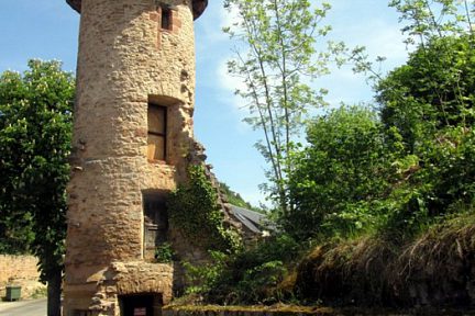 En bas du Trou de Bozouls