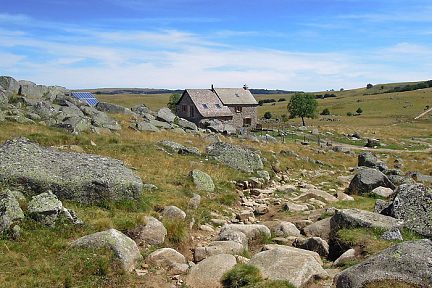 Refuge du Rajas sur l'Aubrac en Lozère