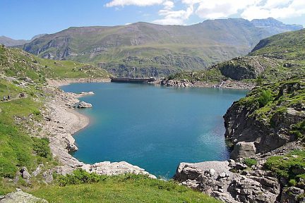Lac et barrage des Gloriettes, au retour du Cirque d'Estaubé