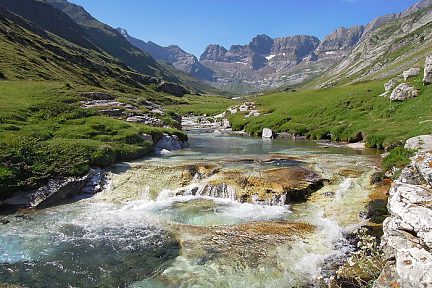 Cours dans le Cirque d'Estaubé, randonnée en Pyrénées