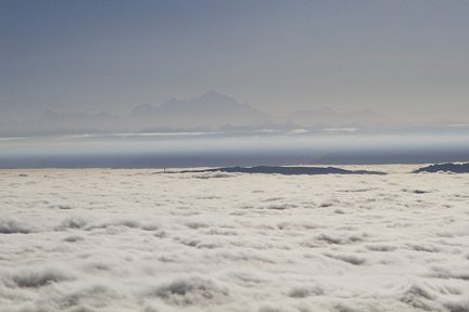 Une ile dans les nuages
