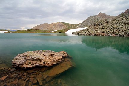 Grand lac de l'Oule sous le col de l'Oule