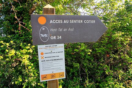 Accès au sentier côtier GR 34