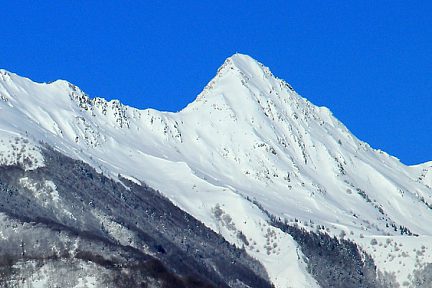 Pic de Viscos sous la neige fraichement tombée