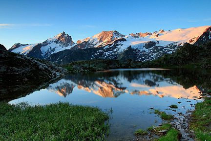 Le jour se lève sur le lac Lérié