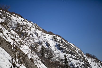 Neige et roche