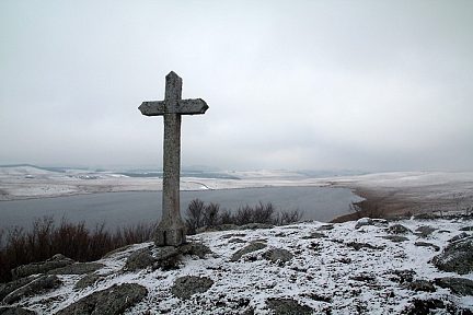 Lac de Saint Andéol avec un peu de neige