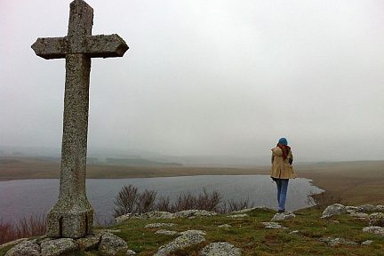 Lac de Saint Andéol et sa croix, Aubrac, Lozère