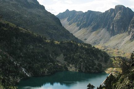 Lac de la Restanca dans les Encantats