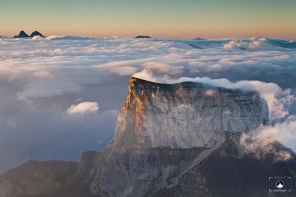 Mont Aiguille vu depuis le sommet du Grand Veymont