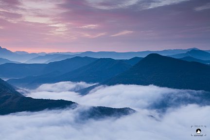 Panorama sur le massif du Vercors depuis les Rochers du Vellan