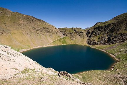 Lac de la Bernatoire depuis le côté espagnol