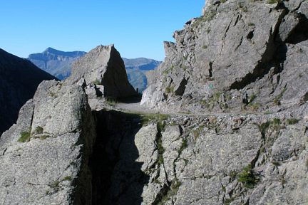 Chemin de l'énergie, borne 103 vers Rabuons, vue 1