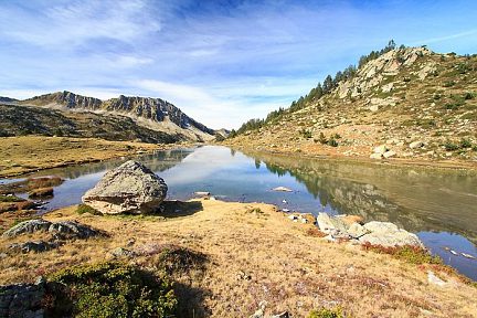 Lac d'Agalops au-dessus du lac de Coueyla Gran, Hautes-Pyrénées