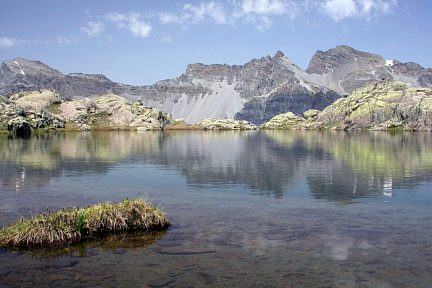 Reflets dans un des lacs de Morgon