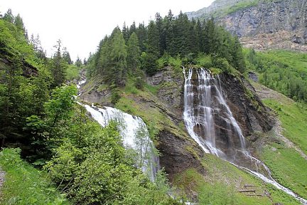 Point de vue sur les cascades de la Pleureuse et de la Sauffaz