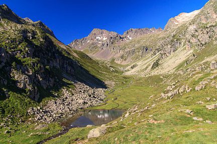Lac de Cestrède, sur le sentier du lac d'Antarrouyes