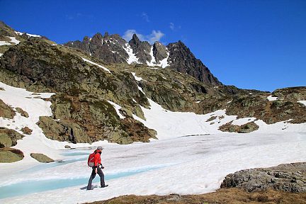Marche sur la neige au lac des Chéserys